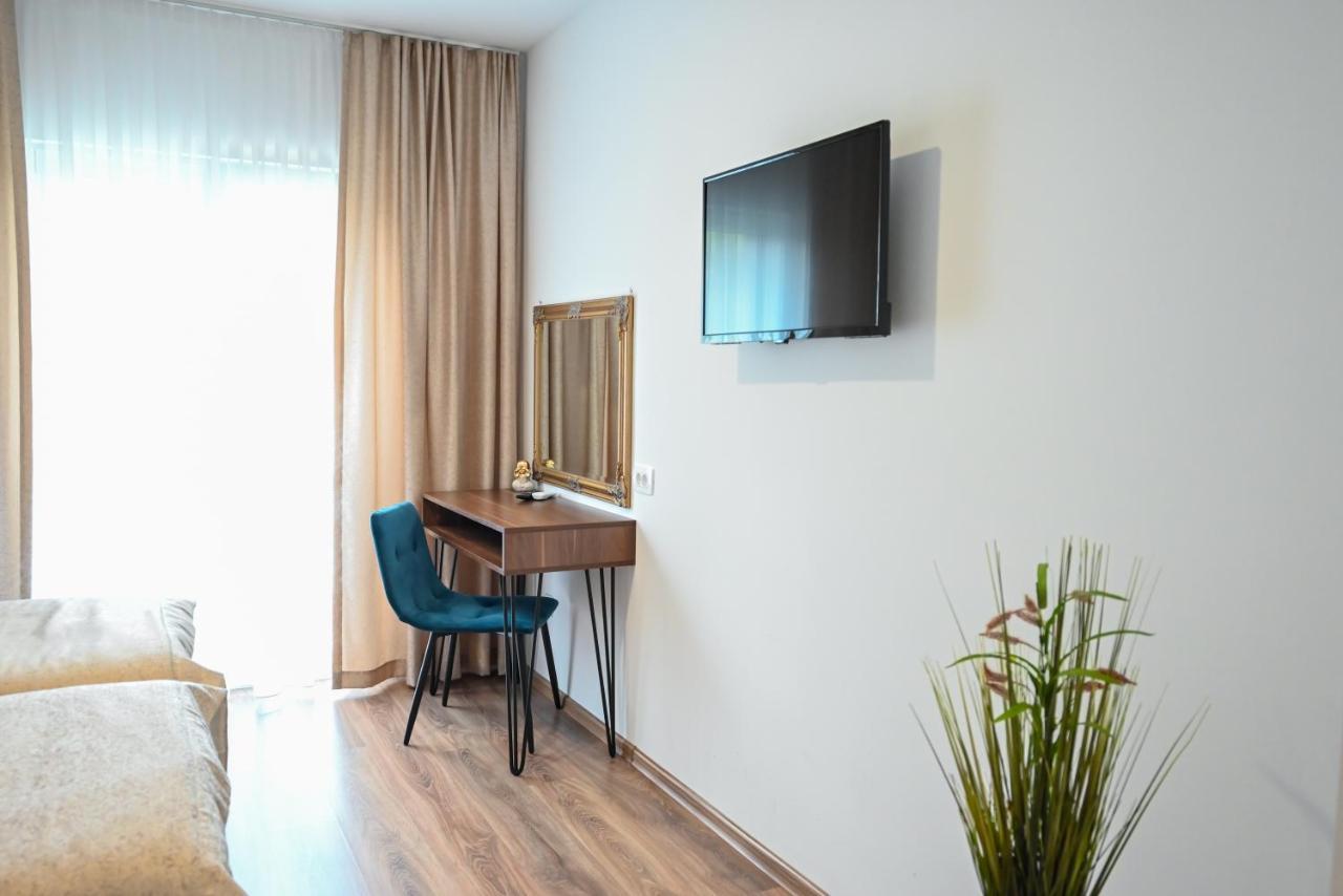 Hotel Premium ヤイツェ エクステリア 写真