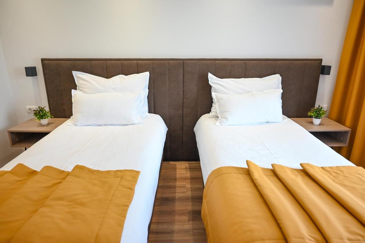 Hotel Premium ヤイツェ エクステリア 写真