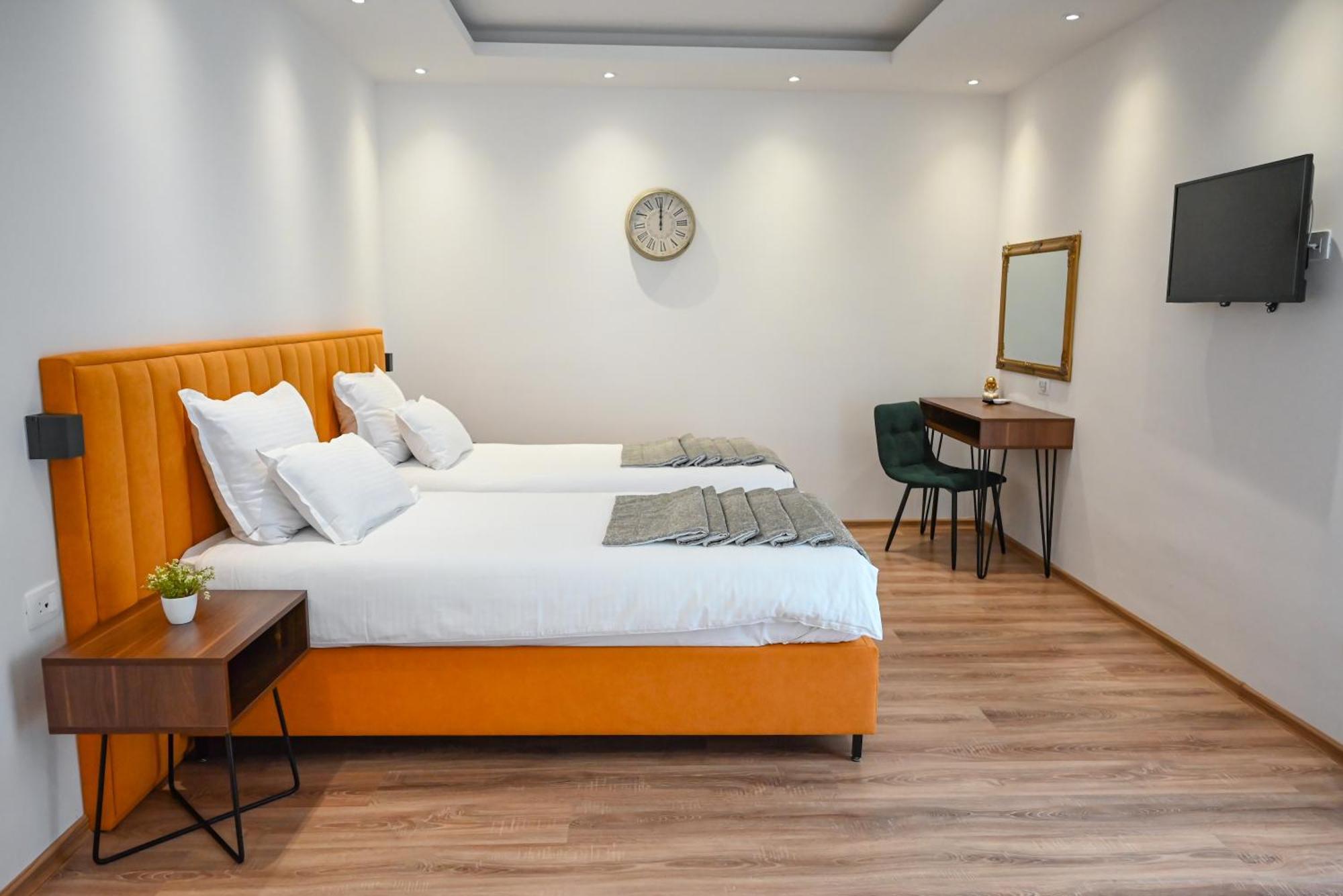 Hotel Premium ヤイツェ エクステリア 写真